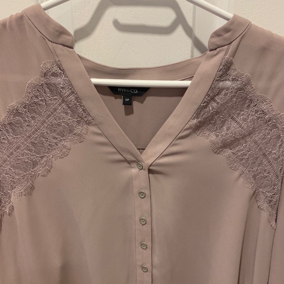 RW & co lilac pleated blouse - Picture 3 of 3